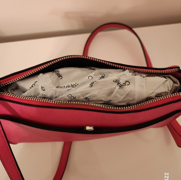 Brand New Vegan Pink Leather Calvin Klein Handbag Never Used - Picture 4 of 6